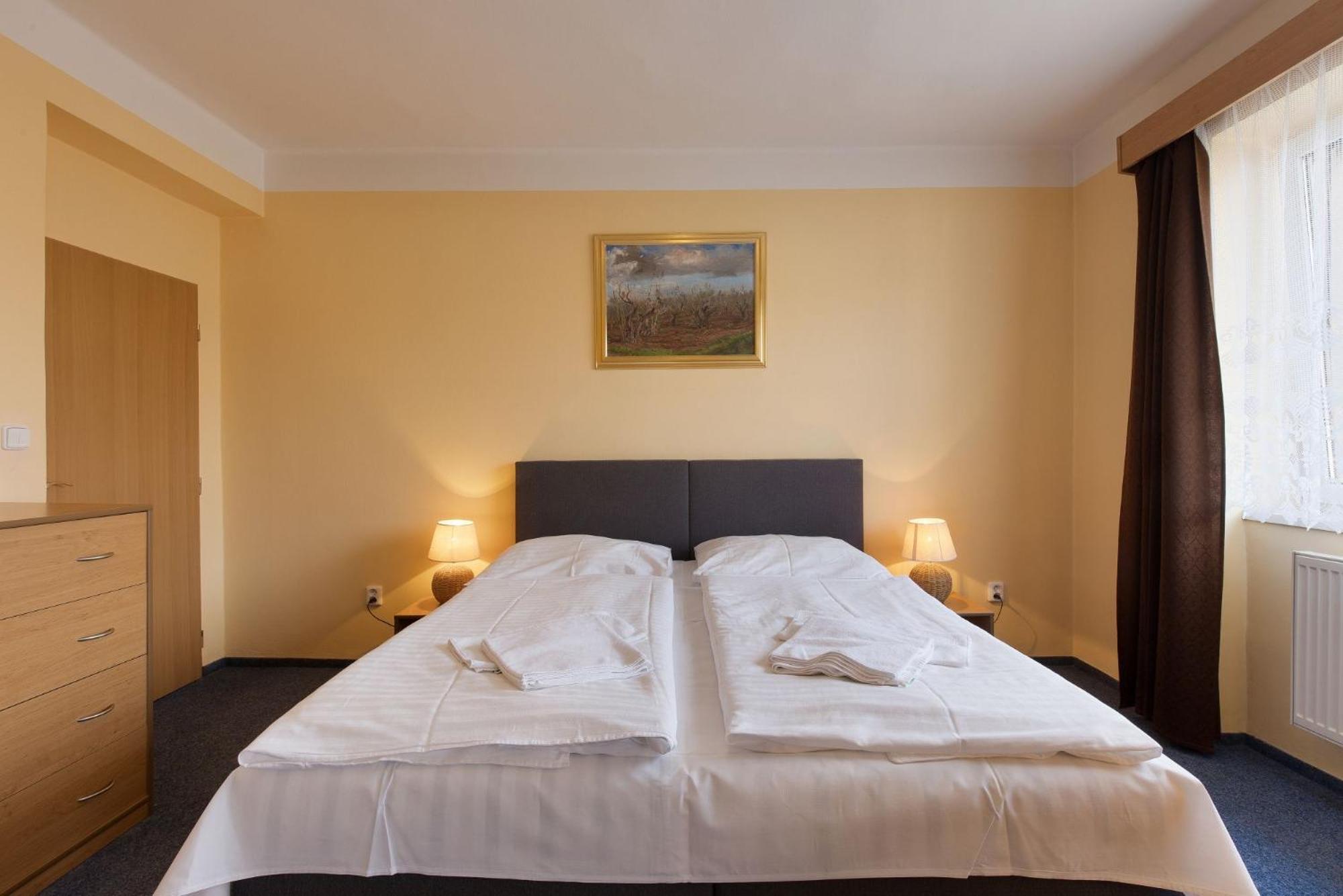 Hotel Belvedere Příbram 外观 照片